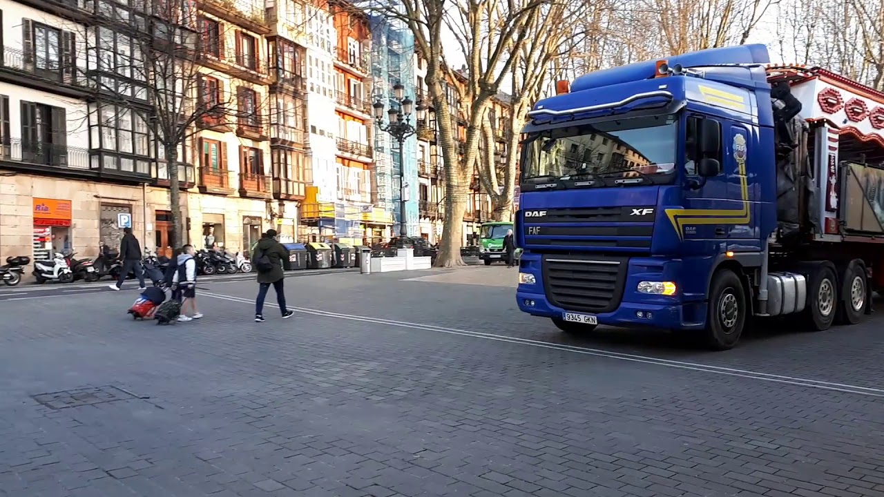 La marcha del Súper Dragón en Bilbao Jaiak Aratusteak 2019