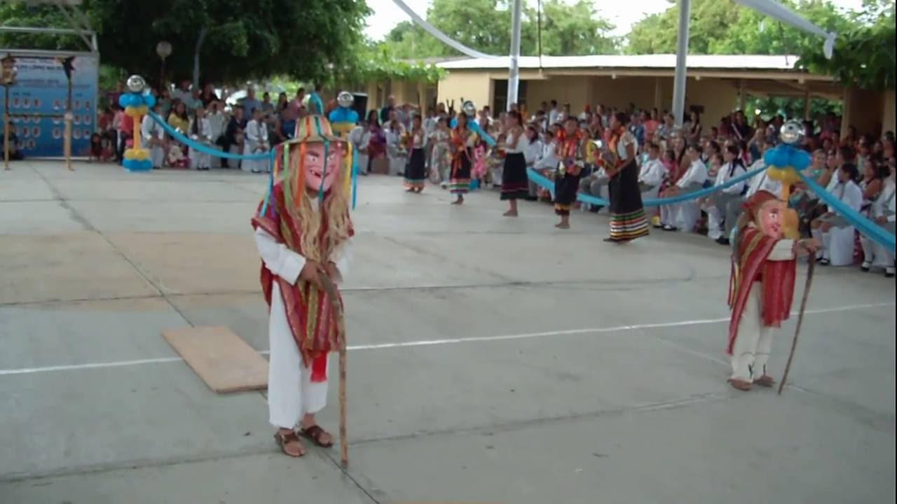 BAILABLE LA PIREKUA MICHOACANA