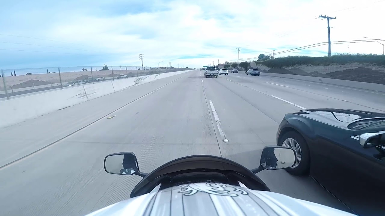 Cadillac CTS vs Yamaha fj1200