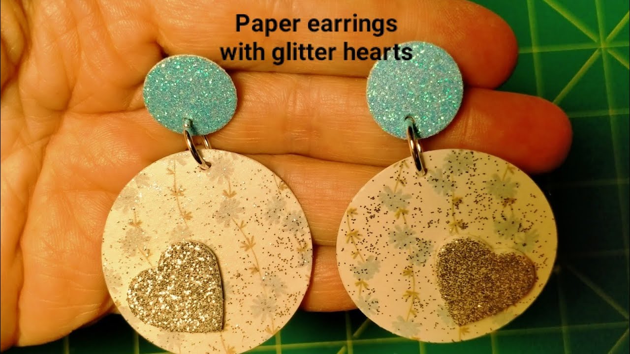 How to create paper earrings with a glitter heart