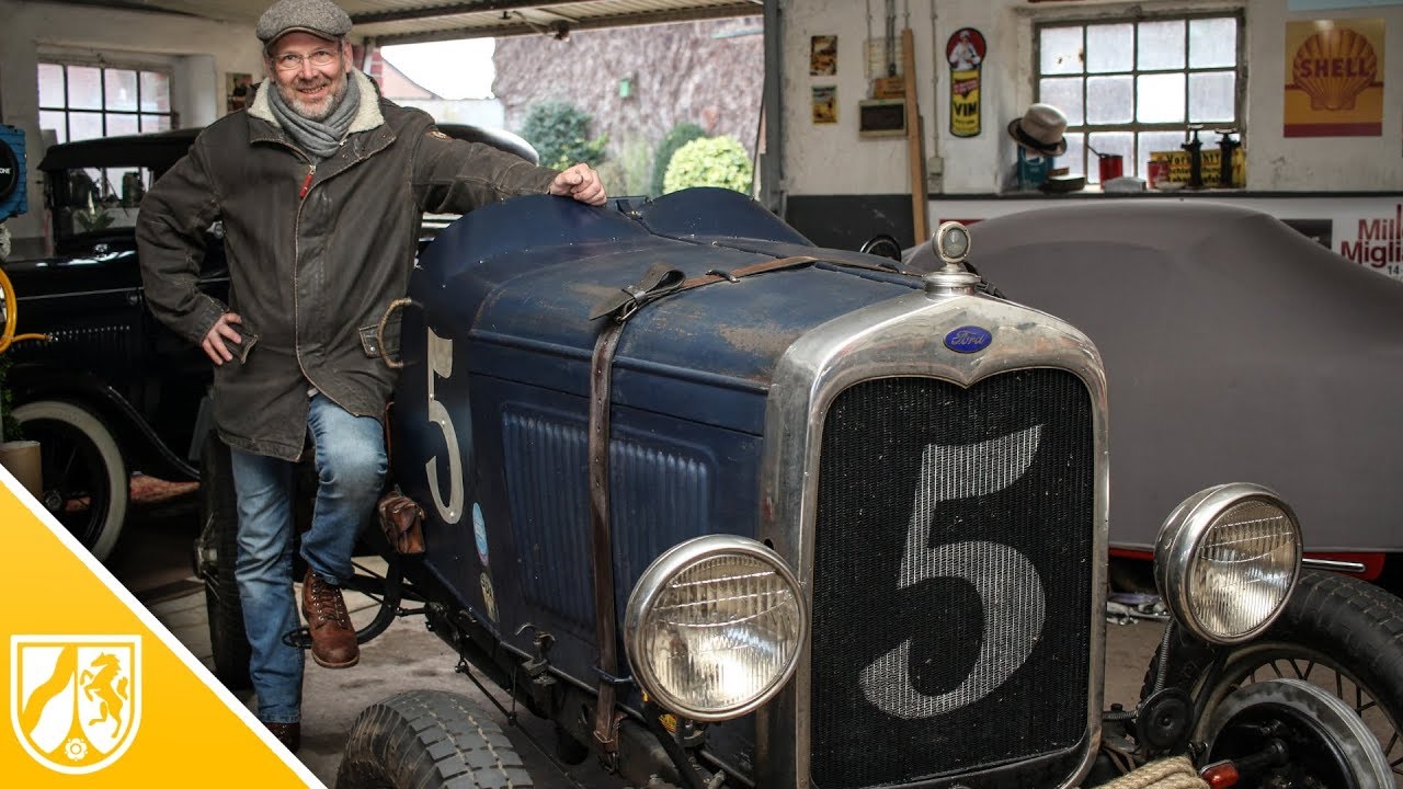 Vorkriegsauto restauriert - Ford A Speedster f&auml;hrt durch Grevenbroich