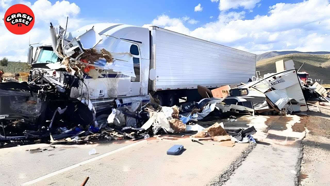 156 Impactantes Accidentes de Coche 2025: Imprudencias al Volante Captadas en C&aacute;mara.