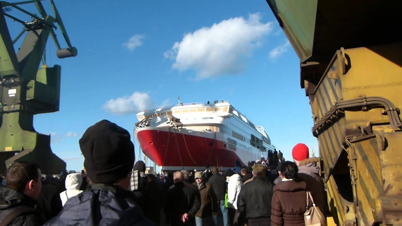 Wodowanie Bergensfjord w Stoczni Gdańsk