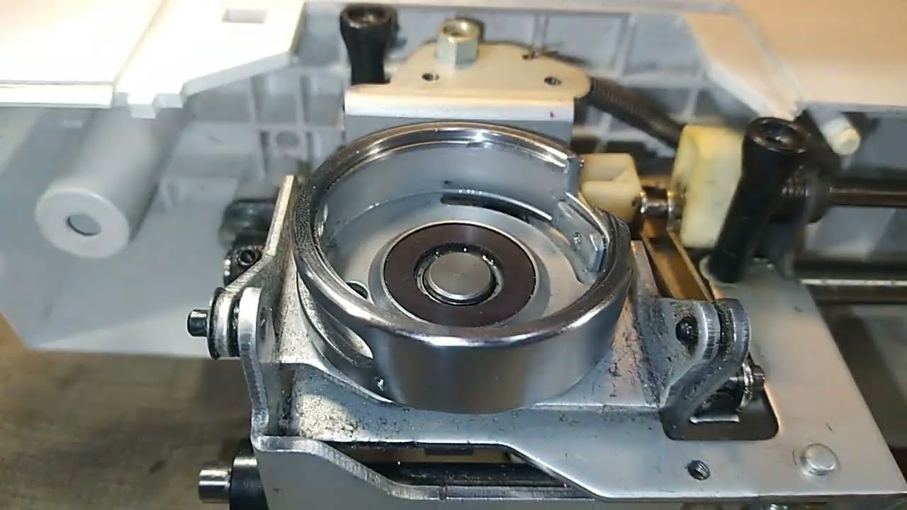 Brother XL 3500. Ремонт. Замена челнока.