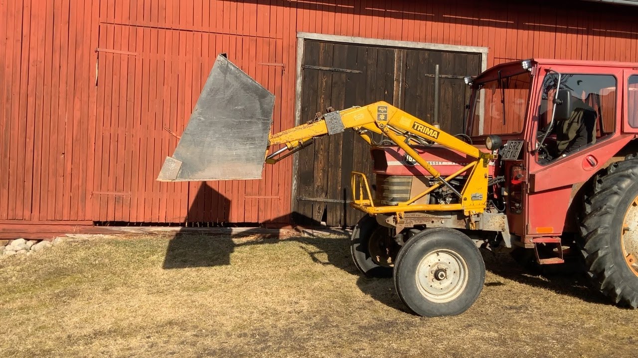 Köp Veterantraktor Massey Ferguson 168 med lastare på Klaravik