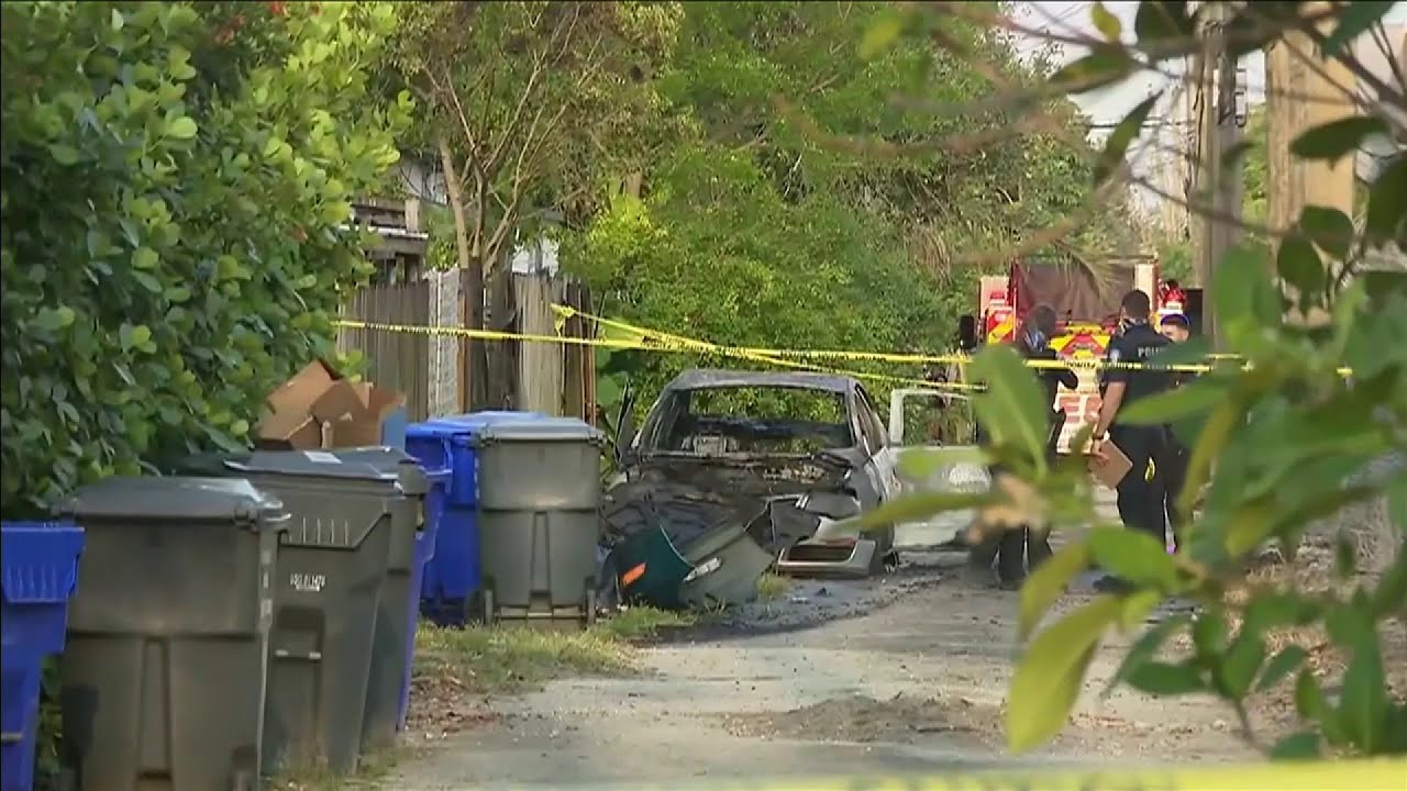 Body found burned in scorched car in Hollywood