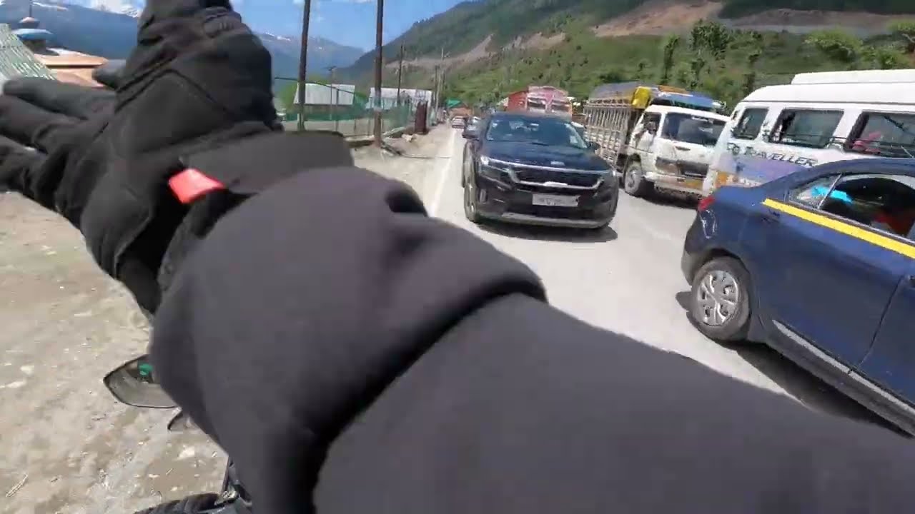 LDAAI HO JAATI BUS BACH GAYE | IDIOT DRIVERS