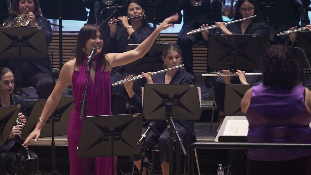 Beatriz Pérez Canta junto a la Gran Canaria´s Women Band