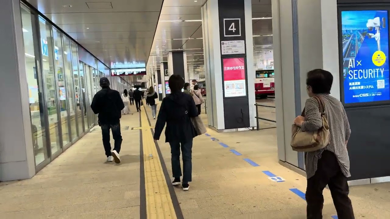 広島駅　バスターミナル　　中国・四国地方最大の都市で、広島県の県庁所在地及び政令指定都市である広島市の玄関駅。　広島市南区松原町１−２　 #広島 #広島市 #広島駅 #広島県 #バスターミナル