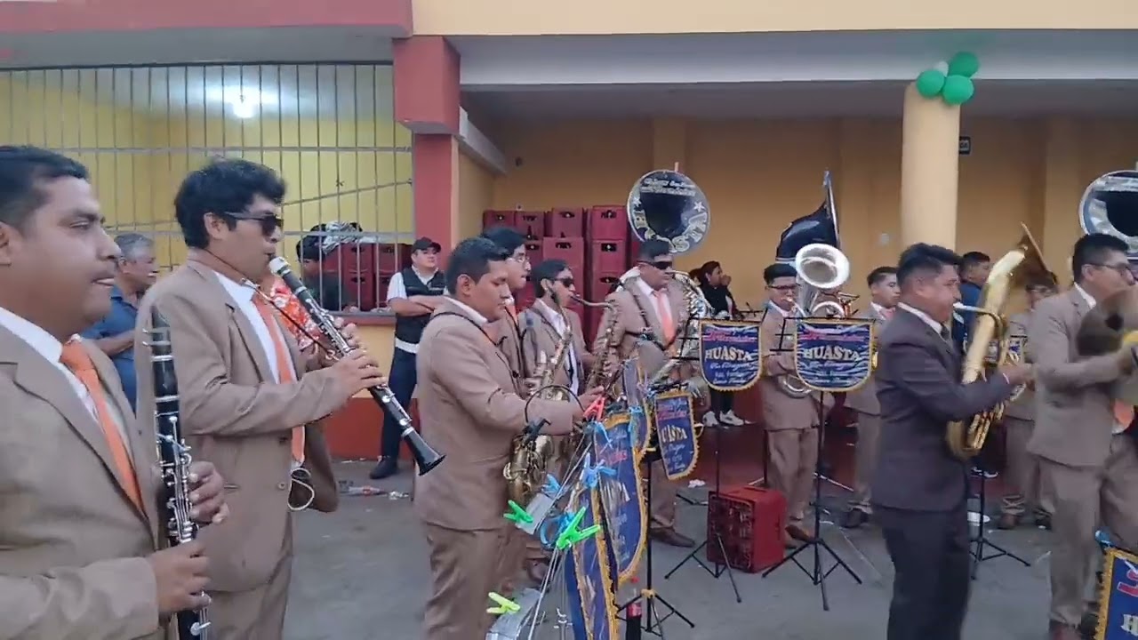 Fiesta de Ahijadero 2025 Banda Show filarmónica Huasta Mix chimaychis en Chimbote