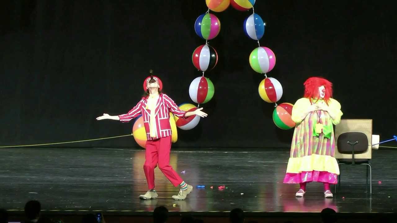 Смешные клоуны. Сlowns show on tours in China -2013