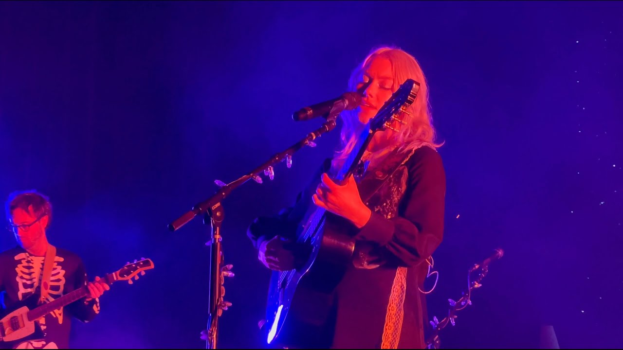 Phoebe Bridgers - Moon Song (Live @ Greek Theatre)