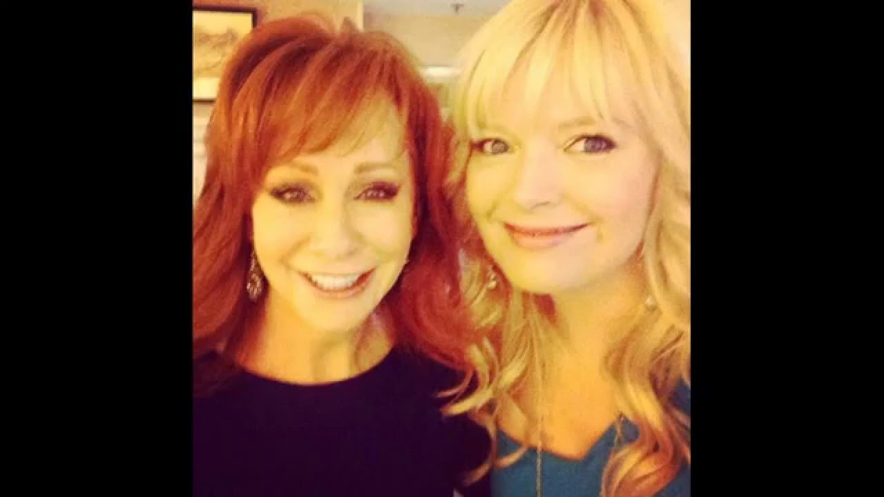 Reba McEntire & Melissa Peterman  - My Main