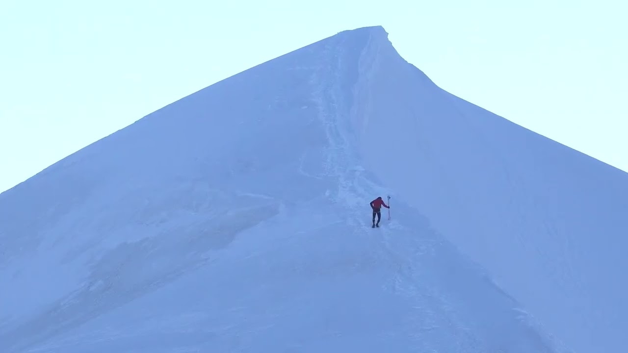 R&eacute;cord Manuel Merillas subida y bajada del Mont Blanc - V&iacute;deo corto oficial