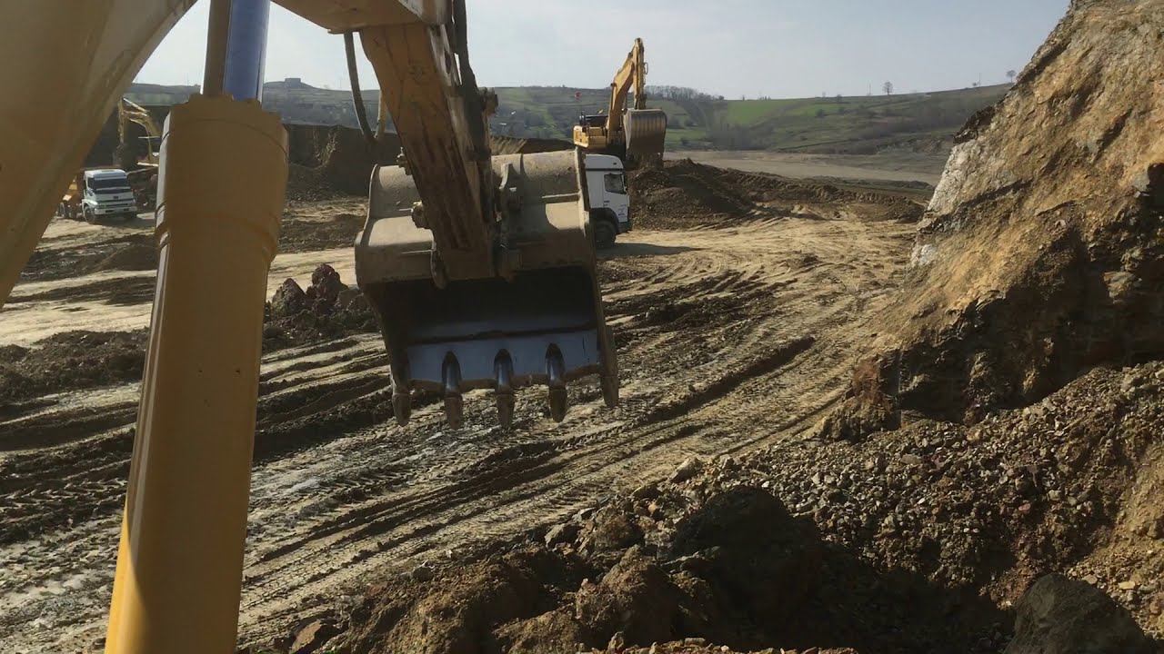 POV KOMATSU PC 390 EXCAVATOR