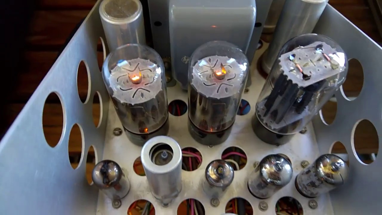 Raytheon QKK-826 Reflex Klystron on an HP 715A Power Supply