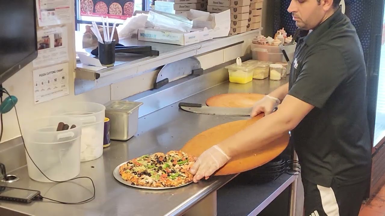 ROUND TABLE PIZZA  #usa #pizza #food #fastfood #pizzalover #italianfood #pizzafood #pizzatime #Lodi