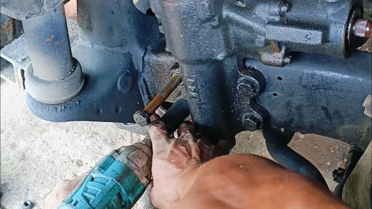 Change oilseal of steering gearbox Nissan eagle pick up