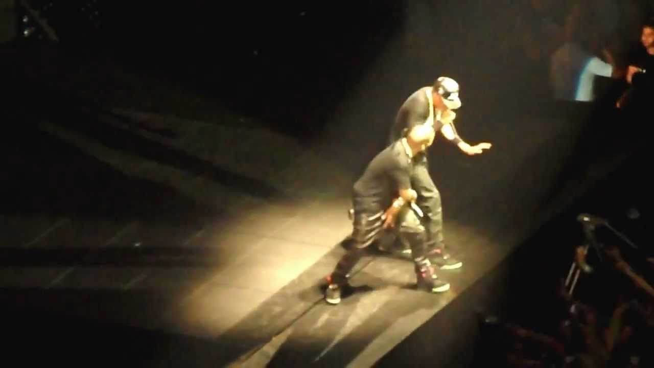 Watch The Throne Dirt off your shoulder, i just wanna love you, thats my bitch The O2