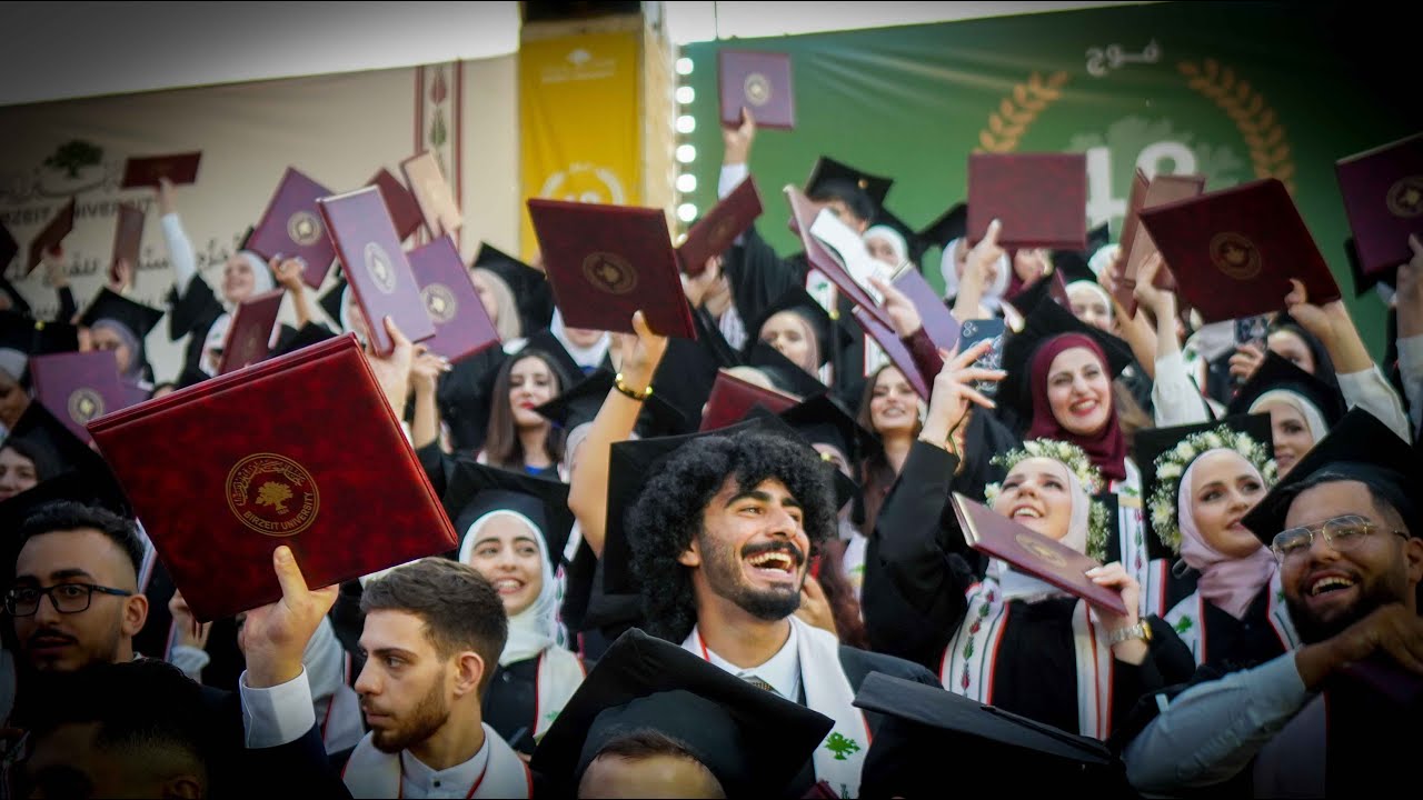 اليوم الثالث من حفل التخرج السنوي للفوج الثامن والأربعين لكلية الأعمال والاقتصاد