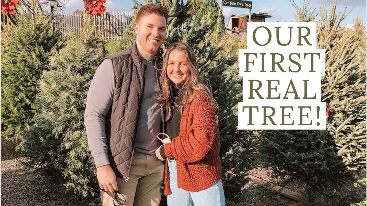 GETTING OUR FIRST REAL CHRISTMAS TREE / VLOG