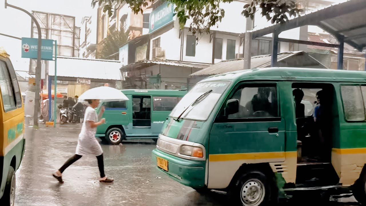 “Nasib Angkot Bandung Di Tengah Gempuran Transportasi Online: Ojol, Grab, Gojek, Maxim,Shopee”