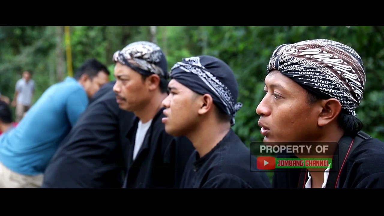 MENGUNJUNGI KAMPUNG ADAT SEGUNUNG DESA CARANGWULUNG - WONOSALAM