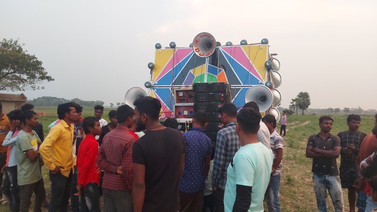 DJ Bhoben নিজের বক্স যখন  Over Bass চেকিং করে