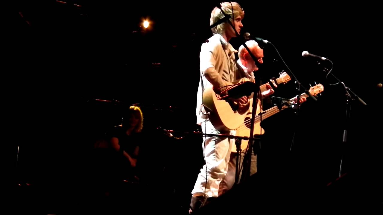 Blair Dunlop & Ashley Hutchings - Flandyke Shore at the In Search of Nic Jones Concert 28.05.2011
