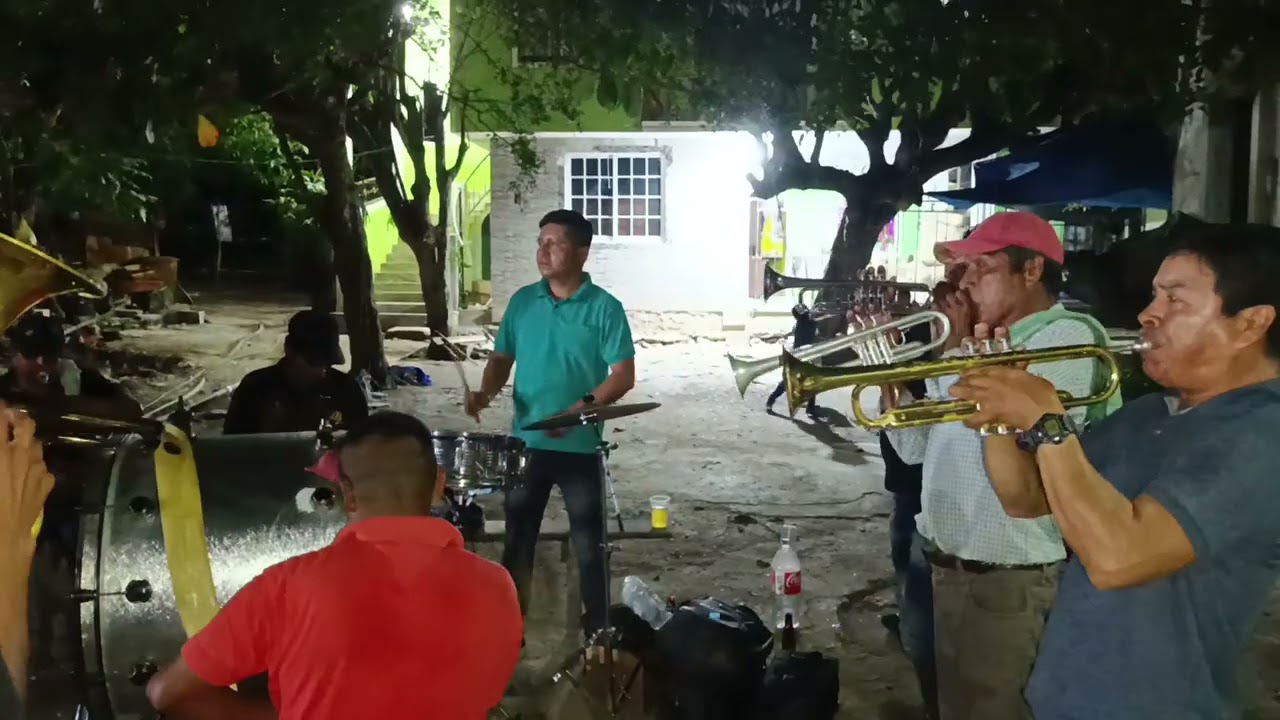 BANDA DE VIENTO SANTA CRUZ DE COATZONCO HUAUTLA HGO. 