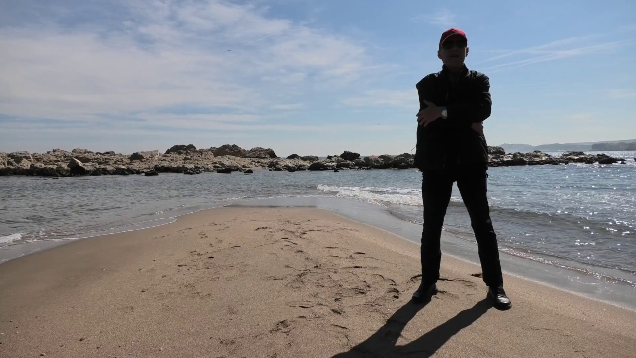 Panasonic HC-VX11 - Hybrid OIS Stability On Sand & Zoom