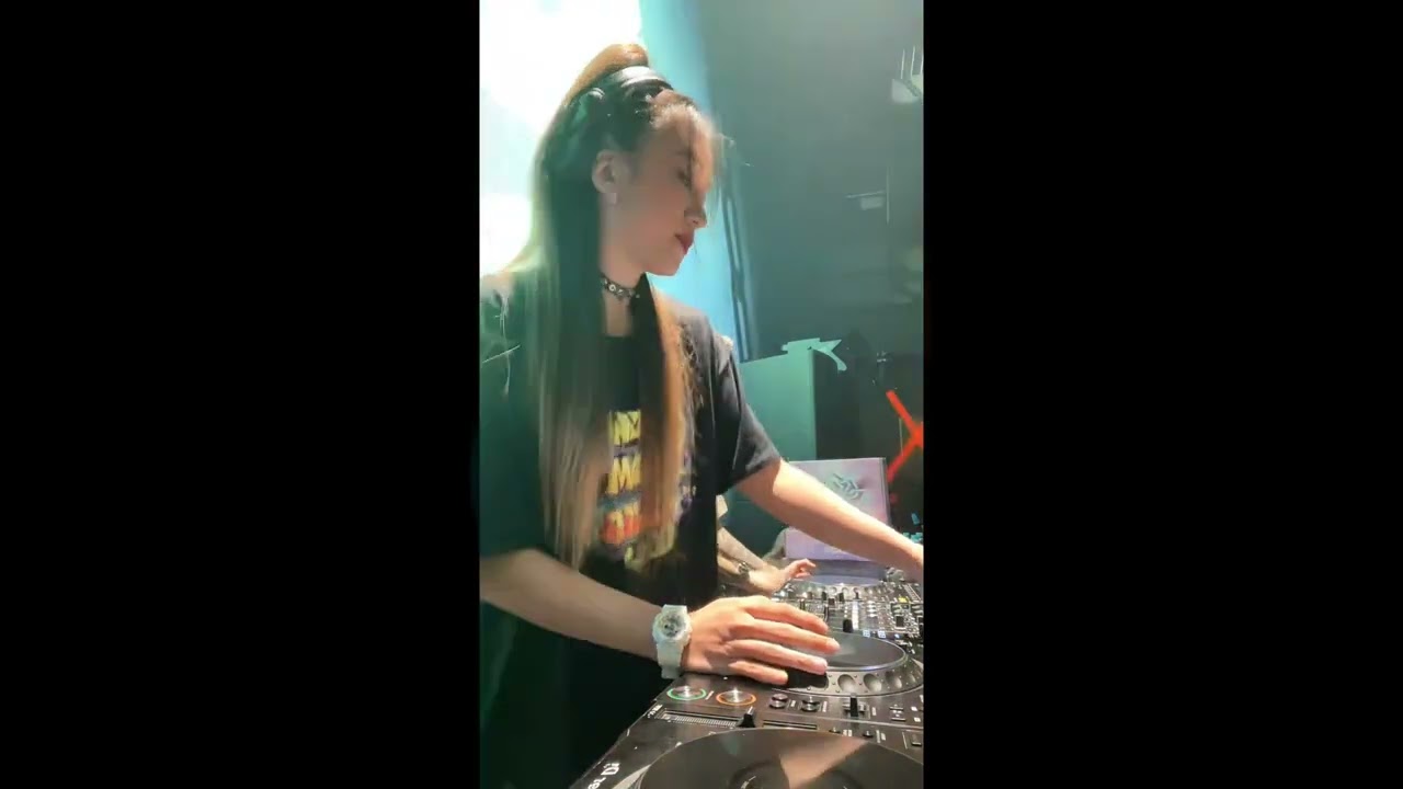 DJ Berry vs DJ TomHP hôm nay đánh nhạc siêu hay ( NEW MDM HẢI PHÒNG ) 7-10-23