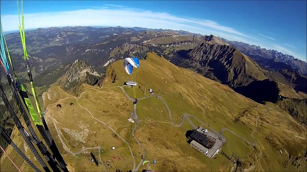Gleitschirmfliegen am Diedamskopf