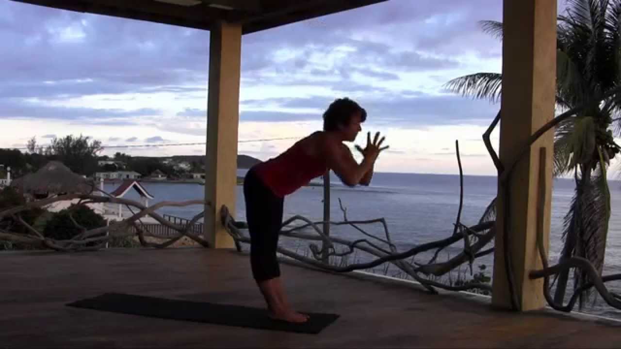 Mindful & Invigorating Quick Flow Yoga Practice with Cara Bradley
