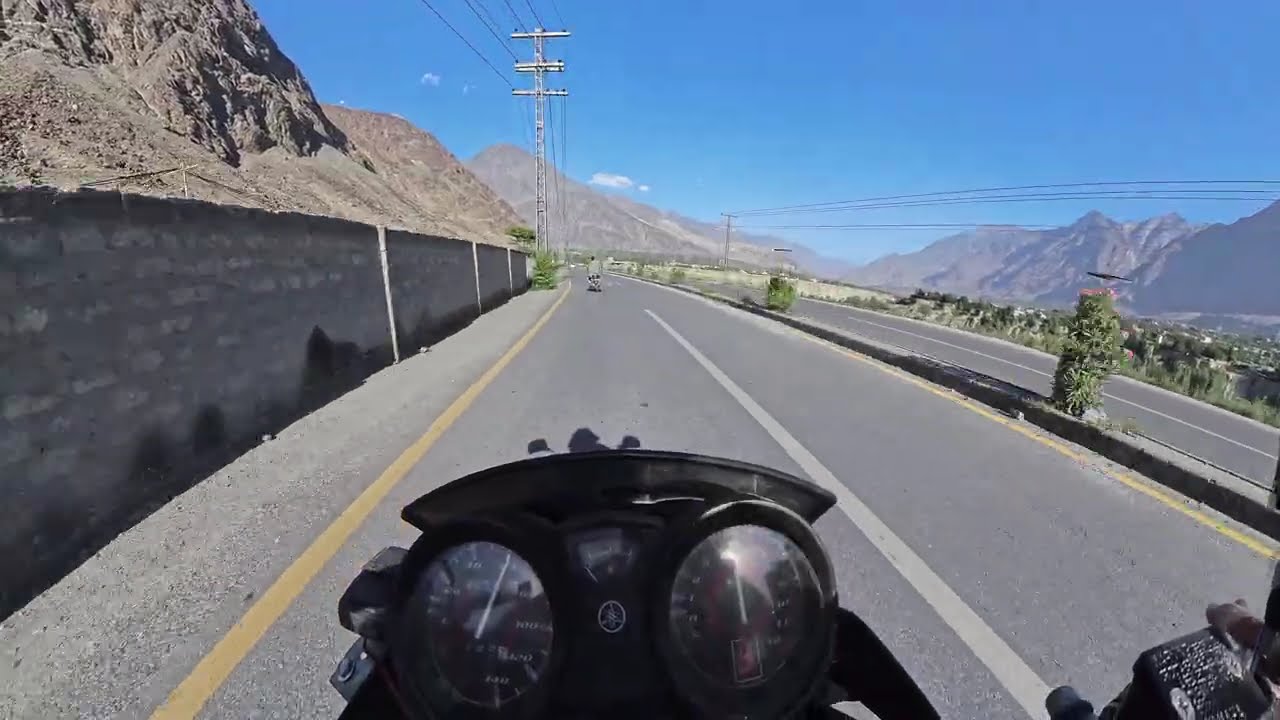 A Random Trip of Karakoram Highway (KKH)  on a Dying Bike
