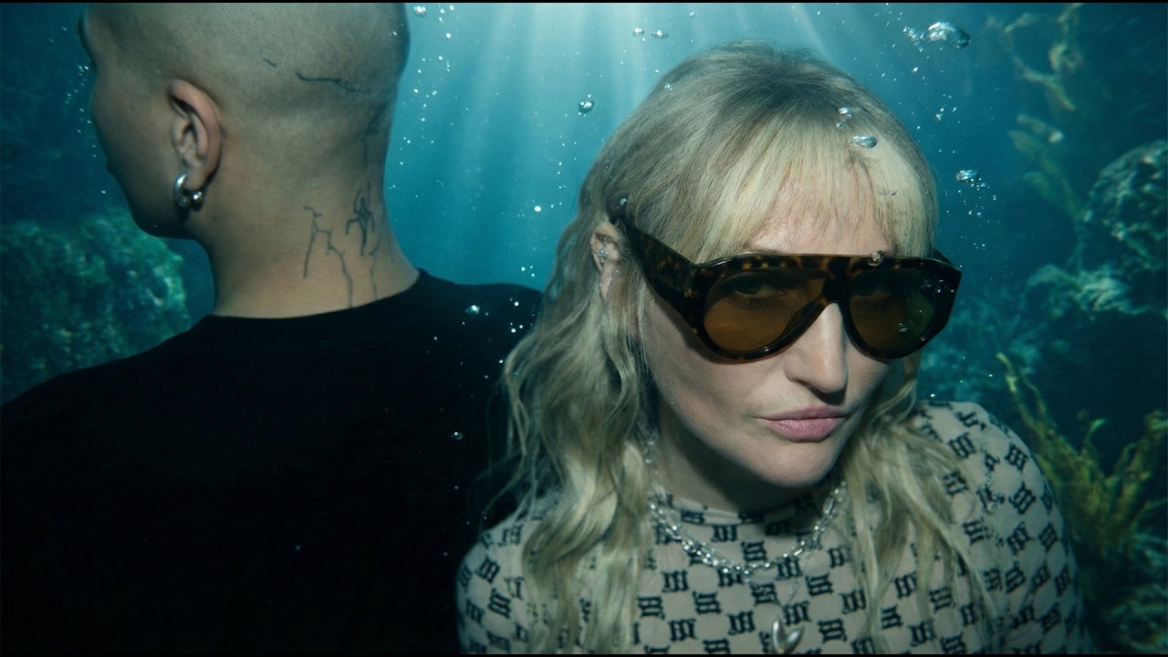 Reni Jusis - STILO (Official Video)