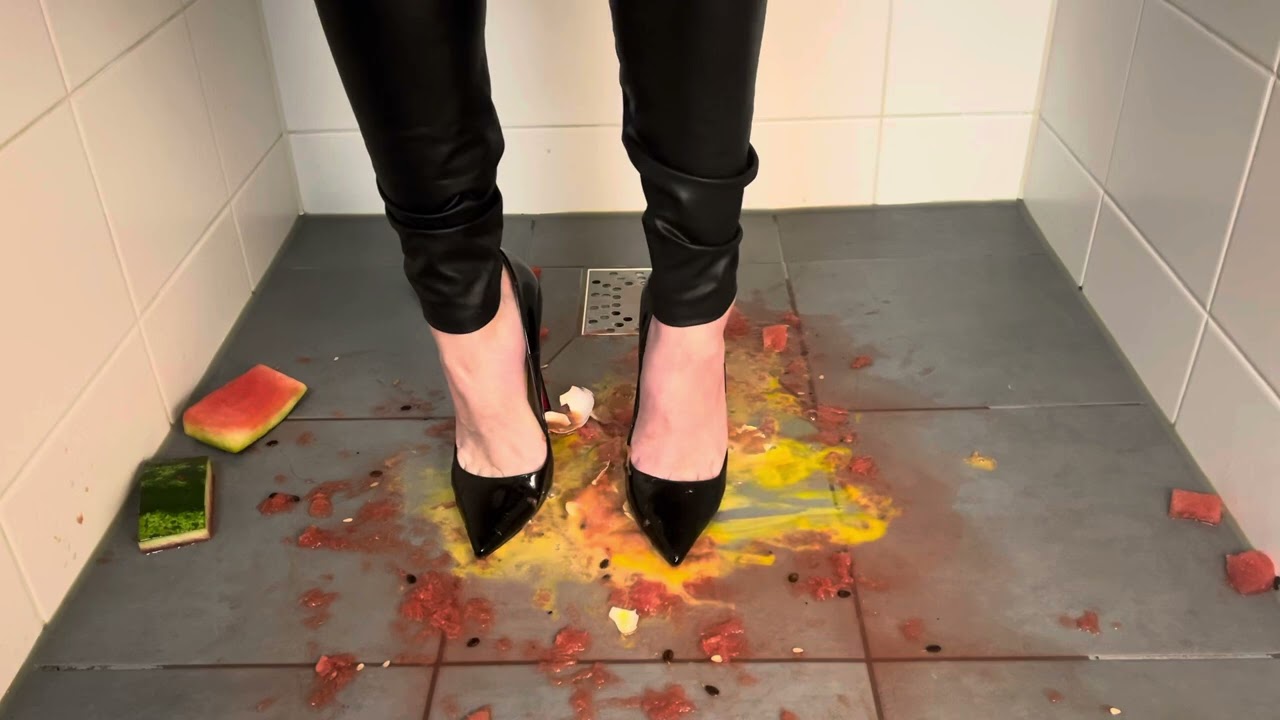 WAM louboutin heels and crushing eggs 👠🥚