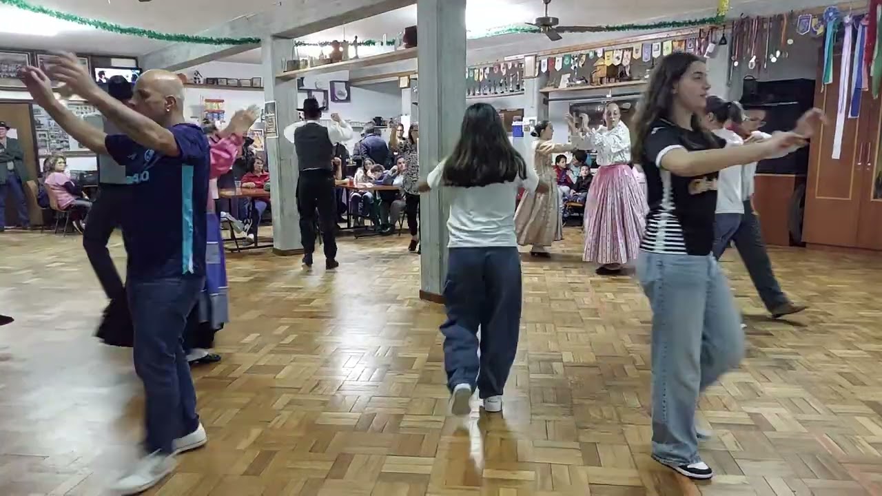 DESFOLHADA Á MODA ANTIGA, SEDE RANCHO DE SANTA EULÁLIA,FREGUESIA DE SANGUEDO,CONCELHO S.MARIA FEIRA.