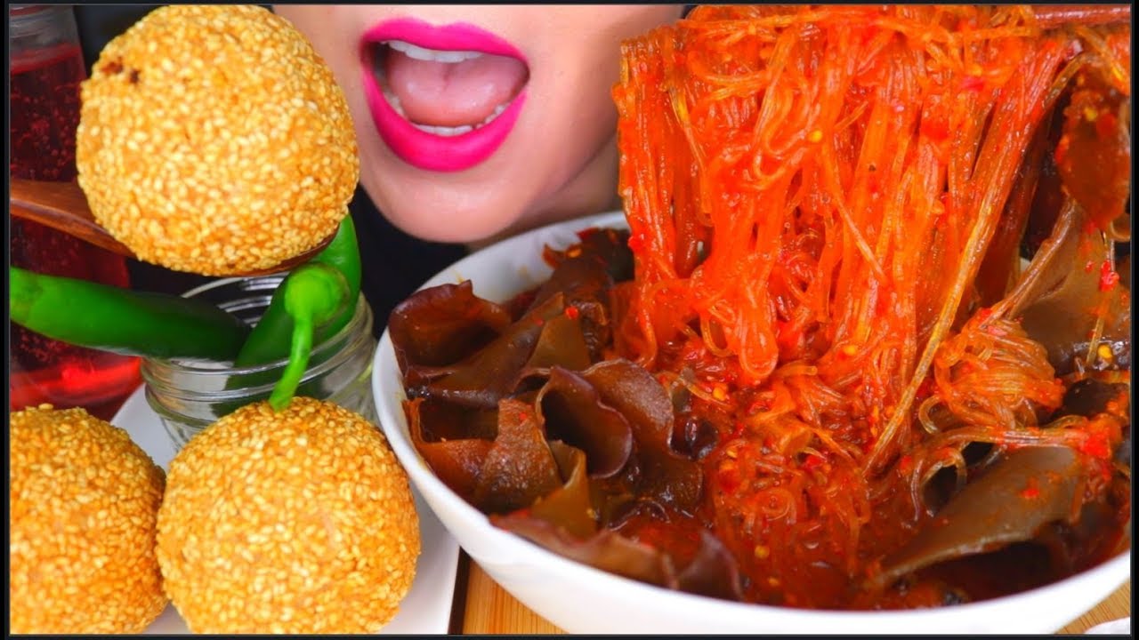 ASMR SPICY GLASS NOODLES, MUSHROOMS, FRIED SESAME BALLS, BLACK FUNGUS, BLACKBERRY SODA  咀嚼音 | 먹방