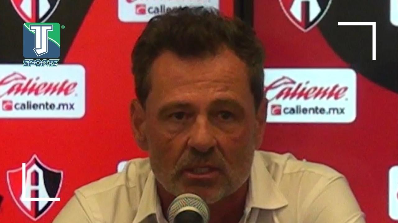 &iexcl;NO ERA PENAL! Diego Cocca cuestiona al arbitraje tras la derrota de Atlas ante Chivas