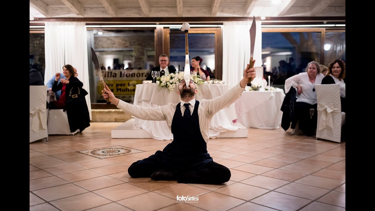 PAZZI CAMERIERI ad un matrimonio