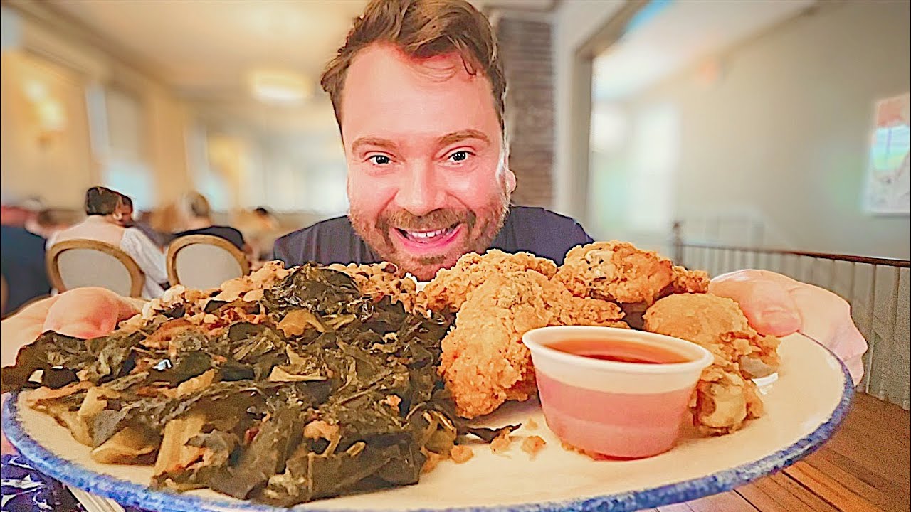 Scottish Guy Tries SOUTHERN FEAST in Charleston, South Carolina 🇺🇸