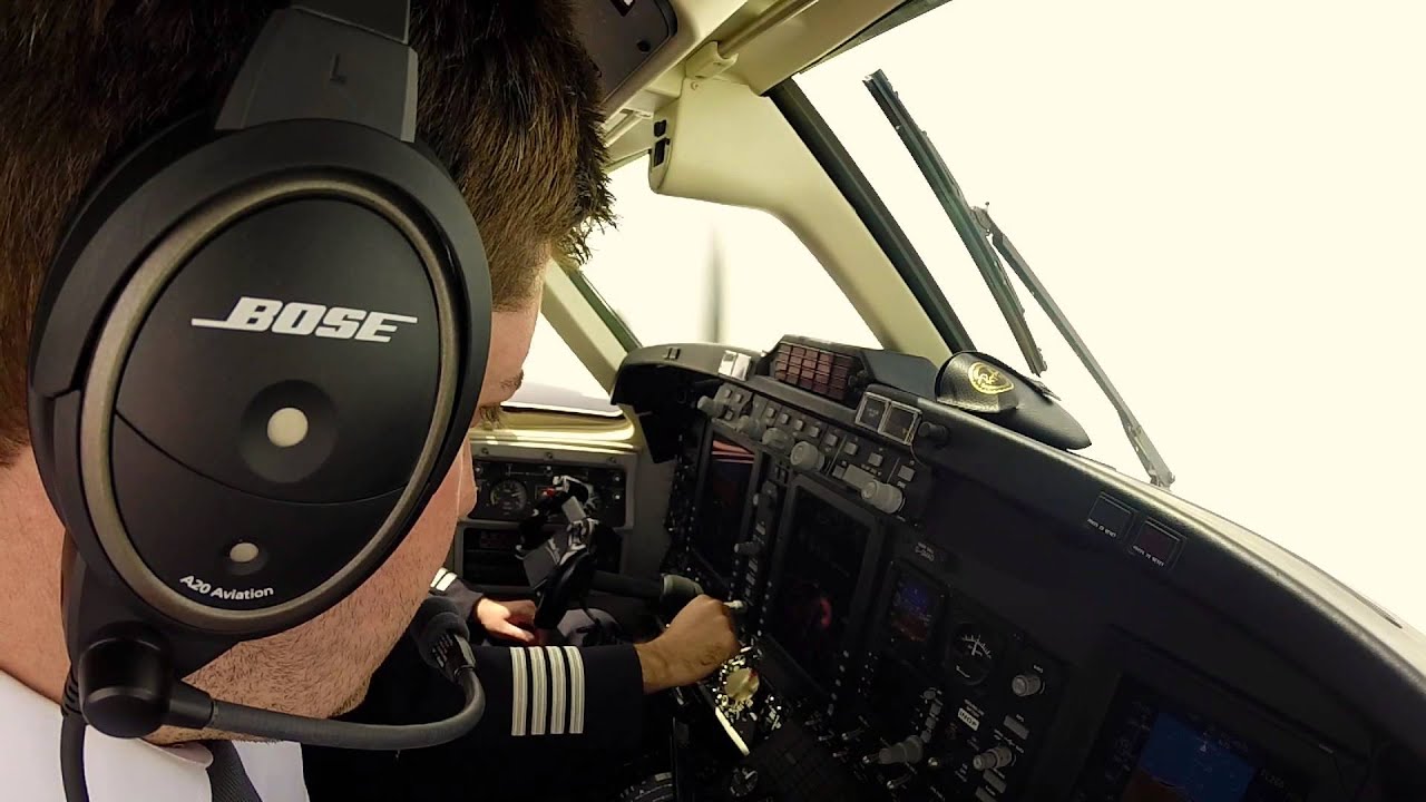 King Air 350 Take off and Landing GoPro with Audio - Amazing