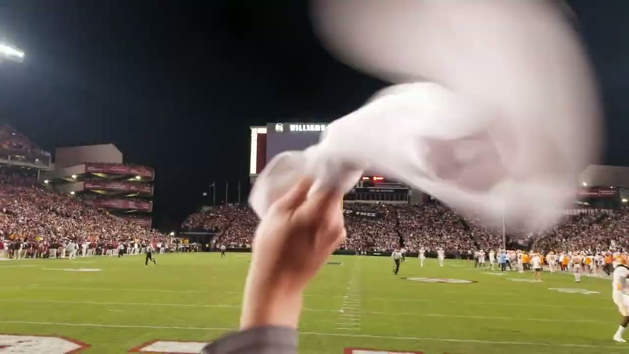 WARNING! A Sandstorm is approaching! South Carolina vs Tennessee 11/19/22
