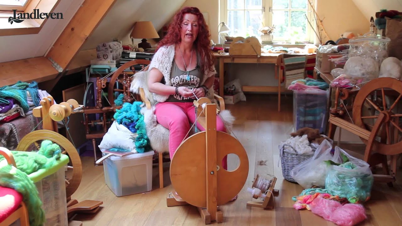 Spinnen en twijnen met het spinnewiel