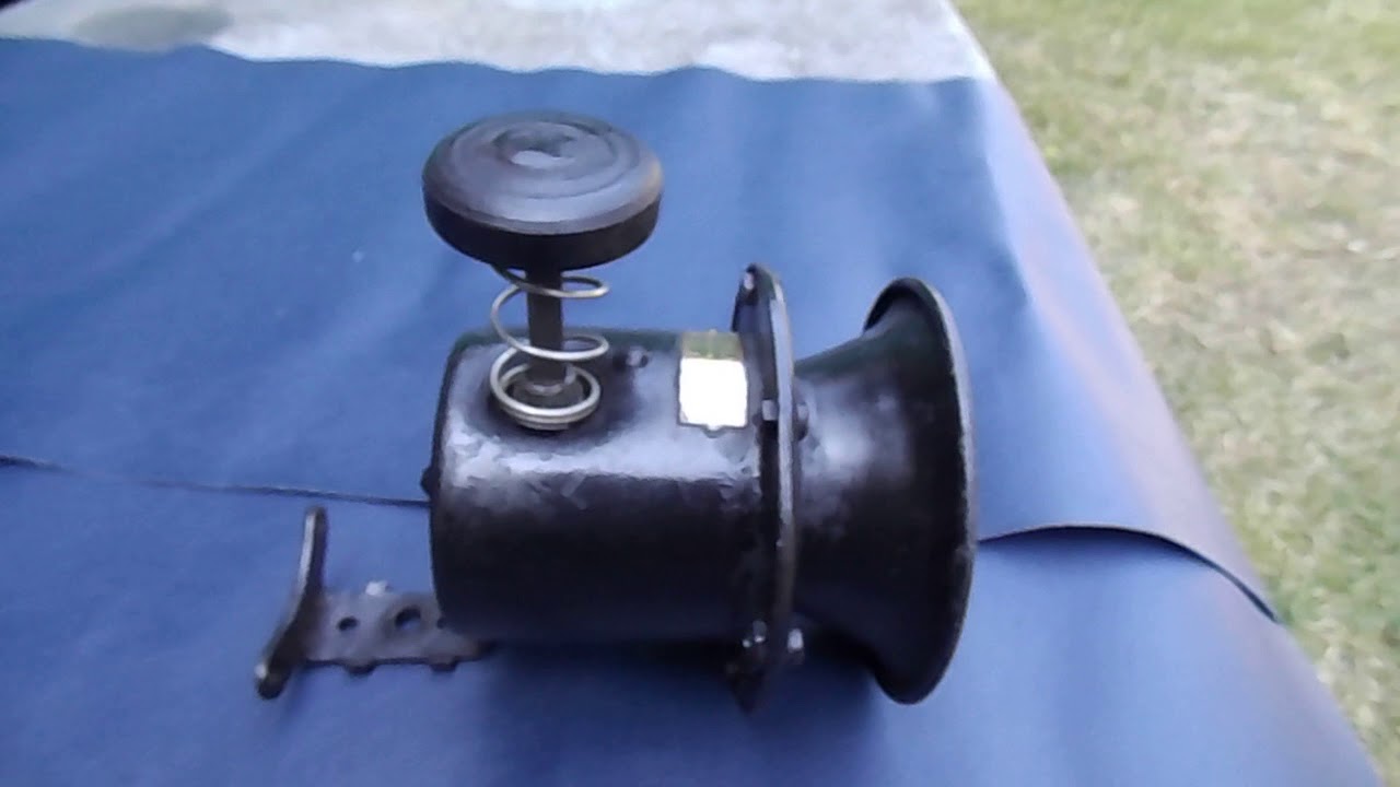 Vintage Klaxon Manual Horn
