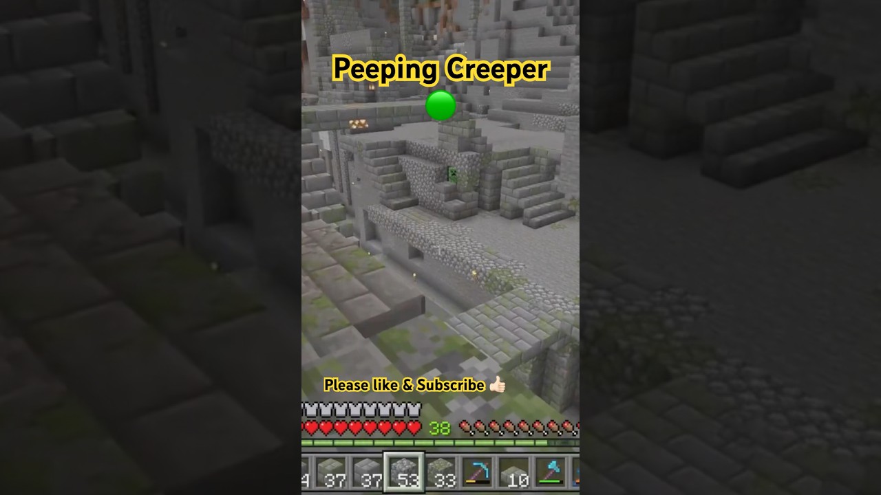 The peeping Creeper 🟢 #minecraft