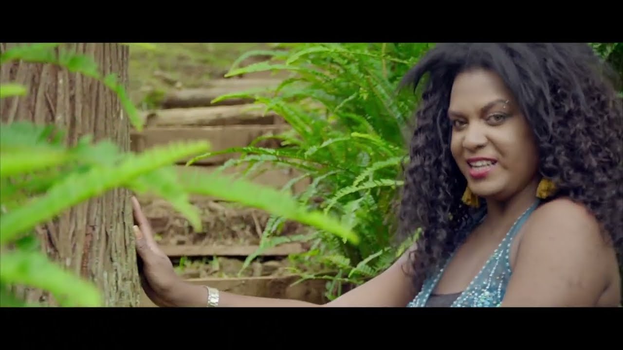 MADONA- Merci Monmon (Clip Officiel )