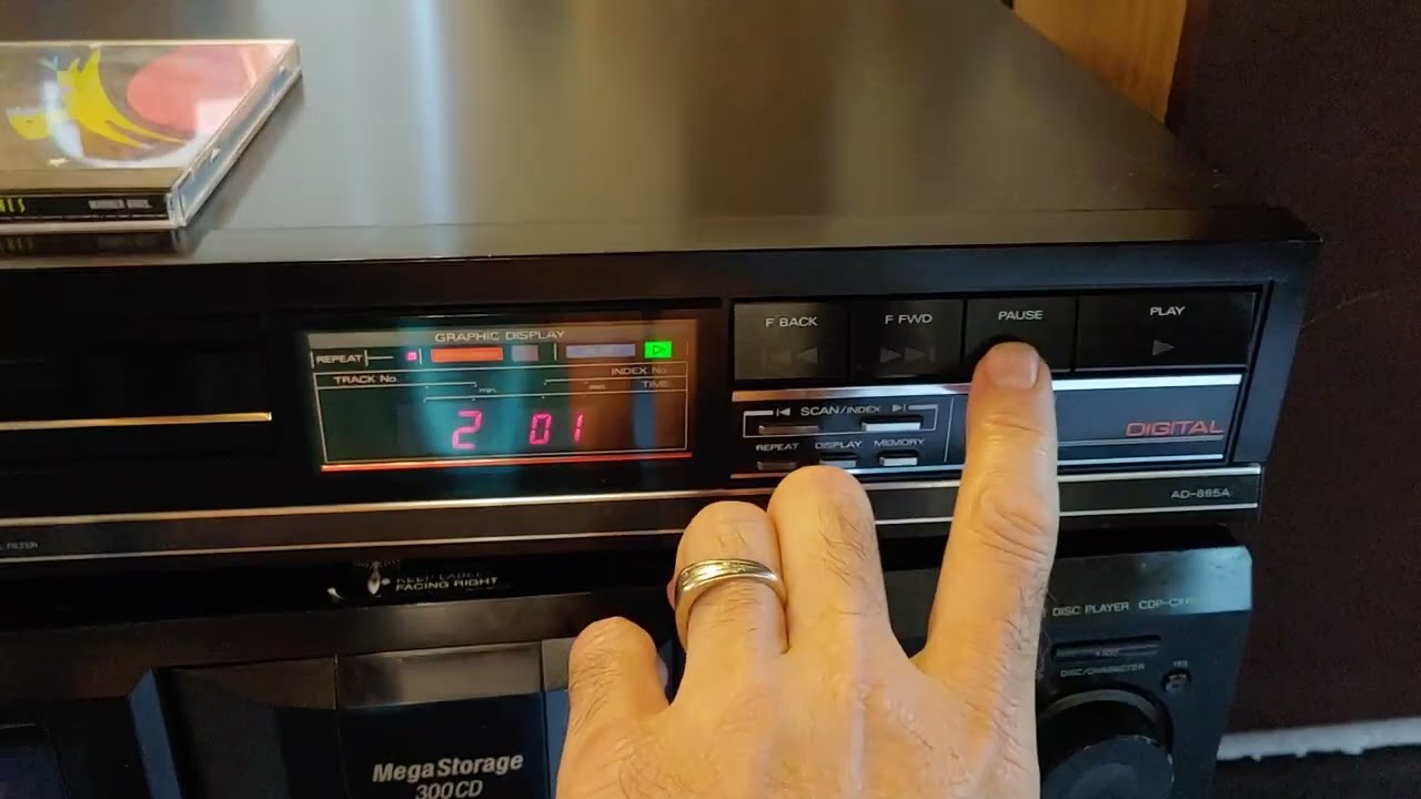 Classic 80s Component CD Player. Studio Standard by Fisher AD-885A. Demo.
