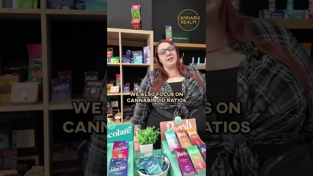 Natasha showing us some Gron live Rosin edibles #cannabiseducation